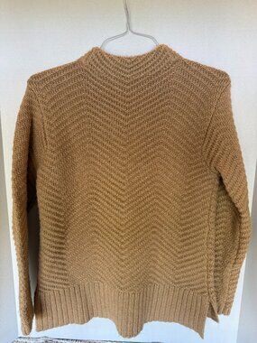 Talbots Women's Gold and Camel sweater tunic A032